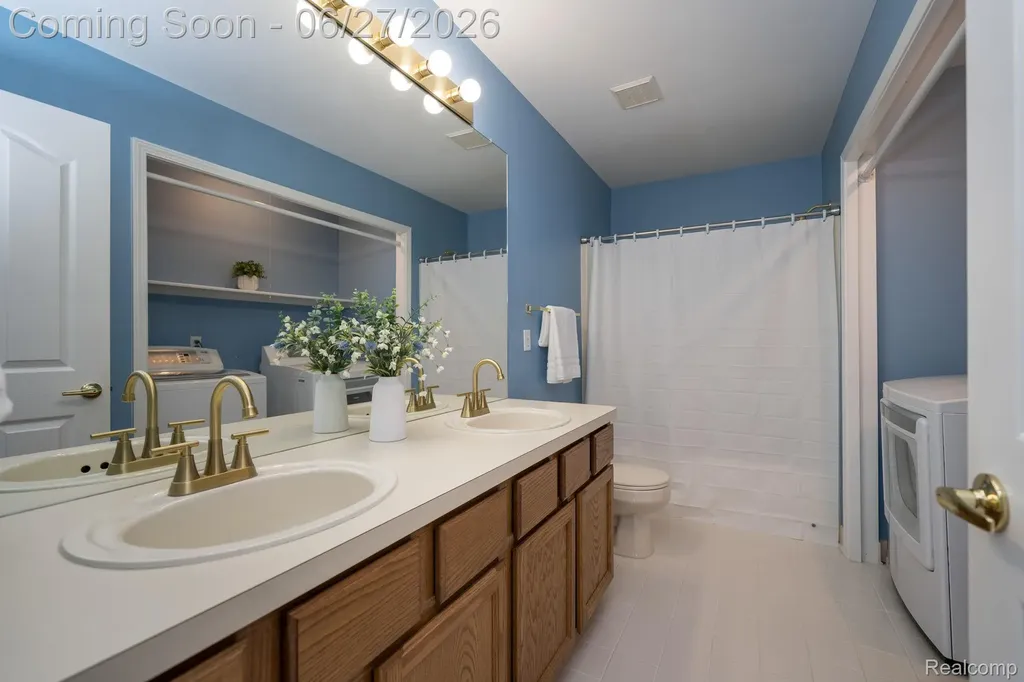 3715 Rolling Hills Court Orion Charter Township MI 48359