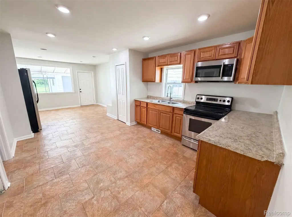 5456 Northlawn Drive Sterling Heights City MI 48310