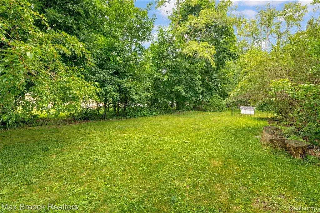 2784 Chadwick Drive Waterford Charter Township MI 48328