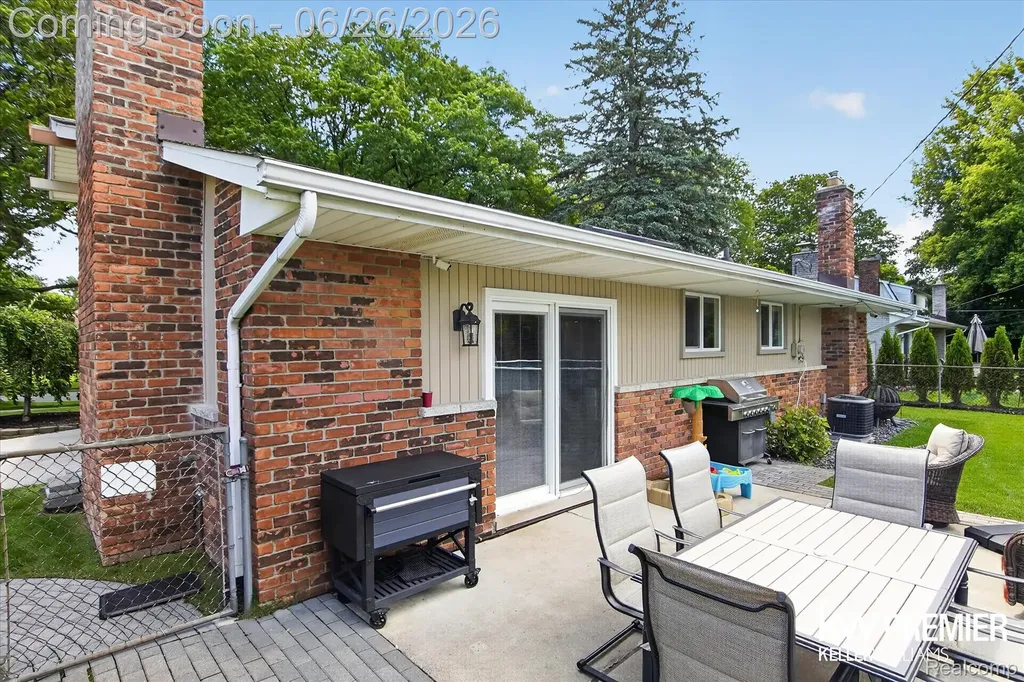 14087 Golfview Street Livonia City MI 48154