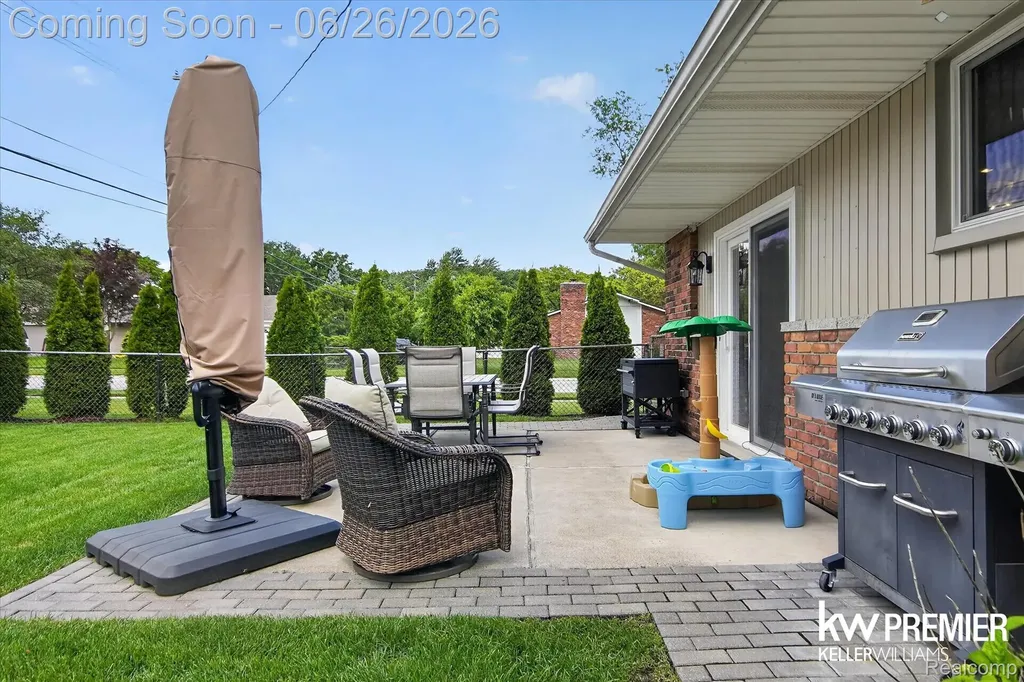 14087 Golfview Street Livonia City MI 48154