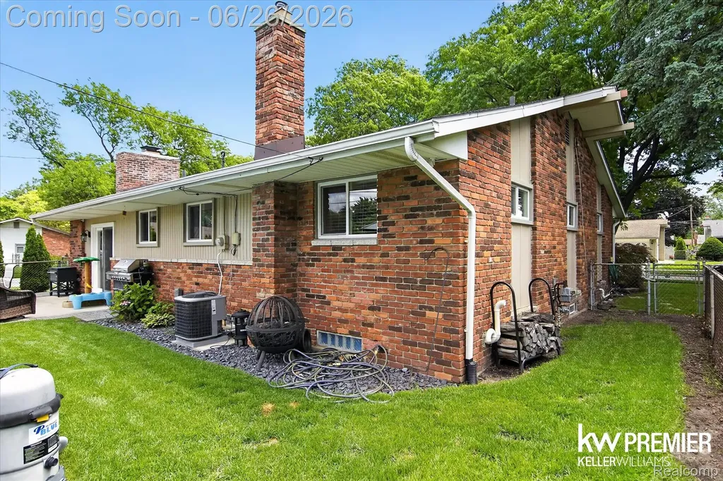 14087 Golfview Street Livonia City MI 48154