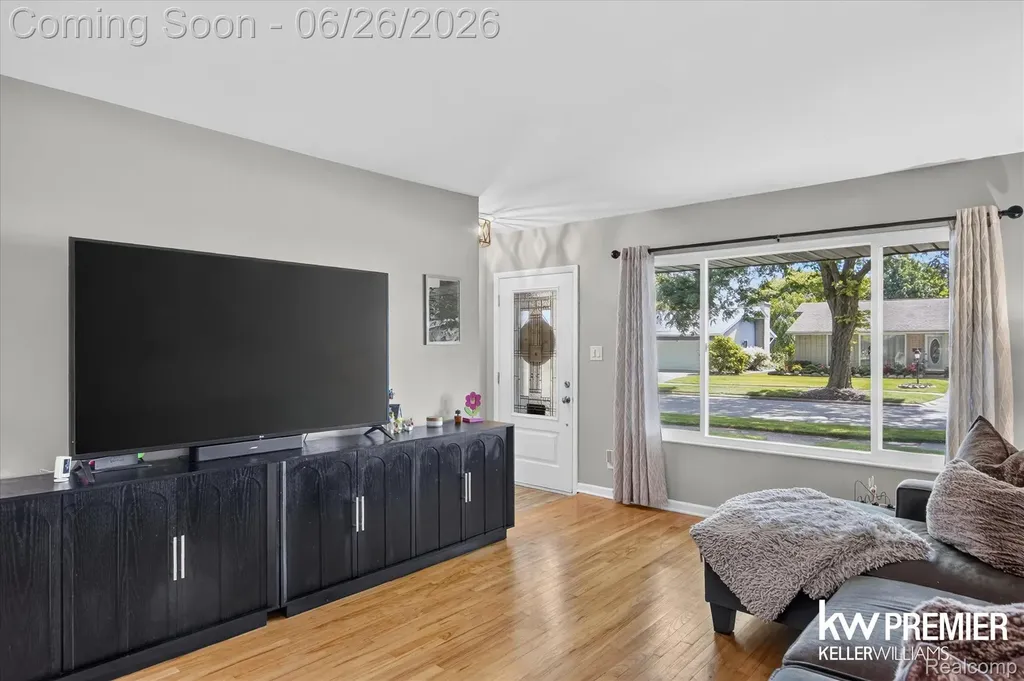 14087 Golfview Street Livonia City MI 48154