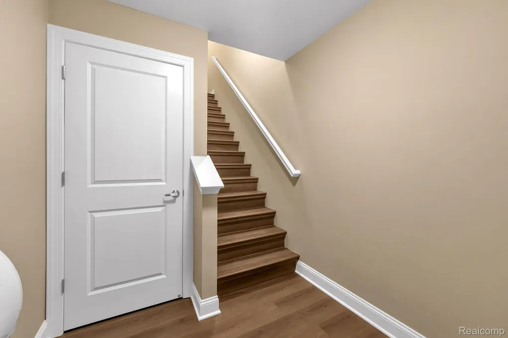 22338 Abbey Lane Dearborn City MI 48124