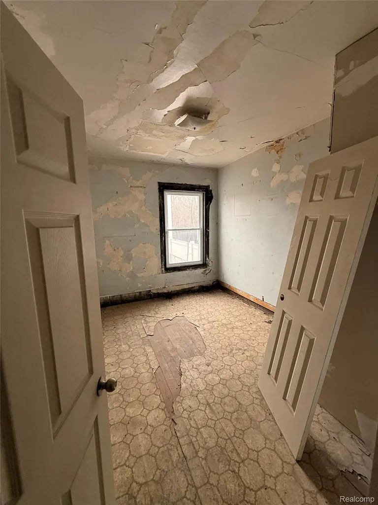 710 S Sloan Street Detroit City MI 48209