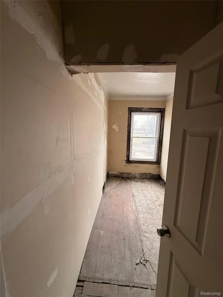 710 S Sloan Street Detroit City MI 48209