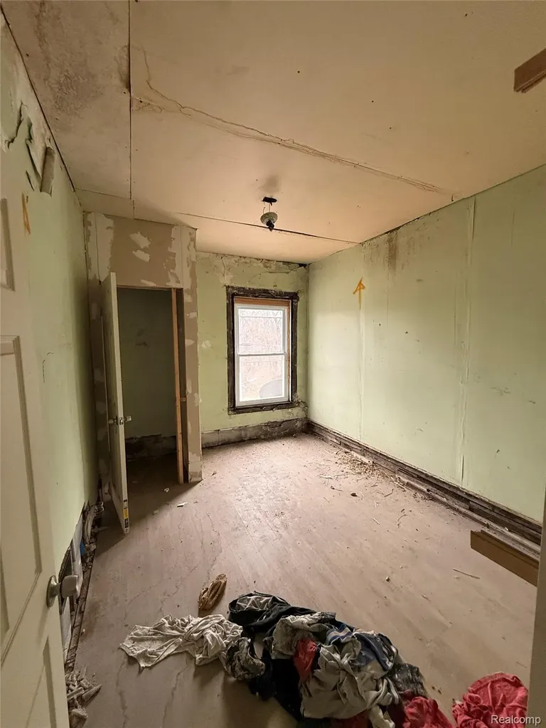 710 S Sloan Street Detroit City MI 48209