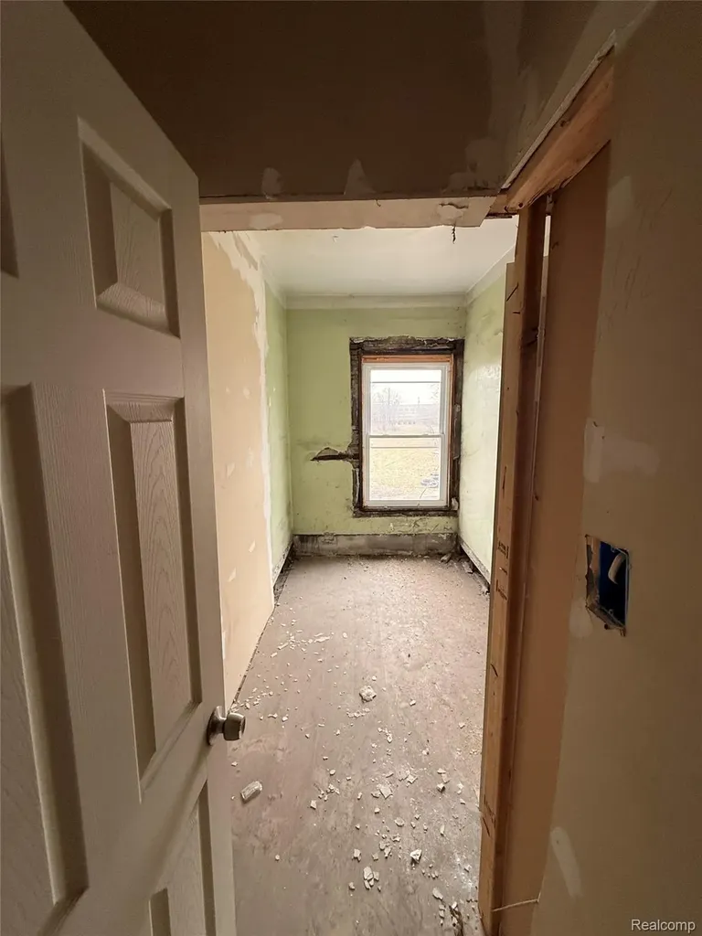 710 S Sloan Street Detroit City MI 48209