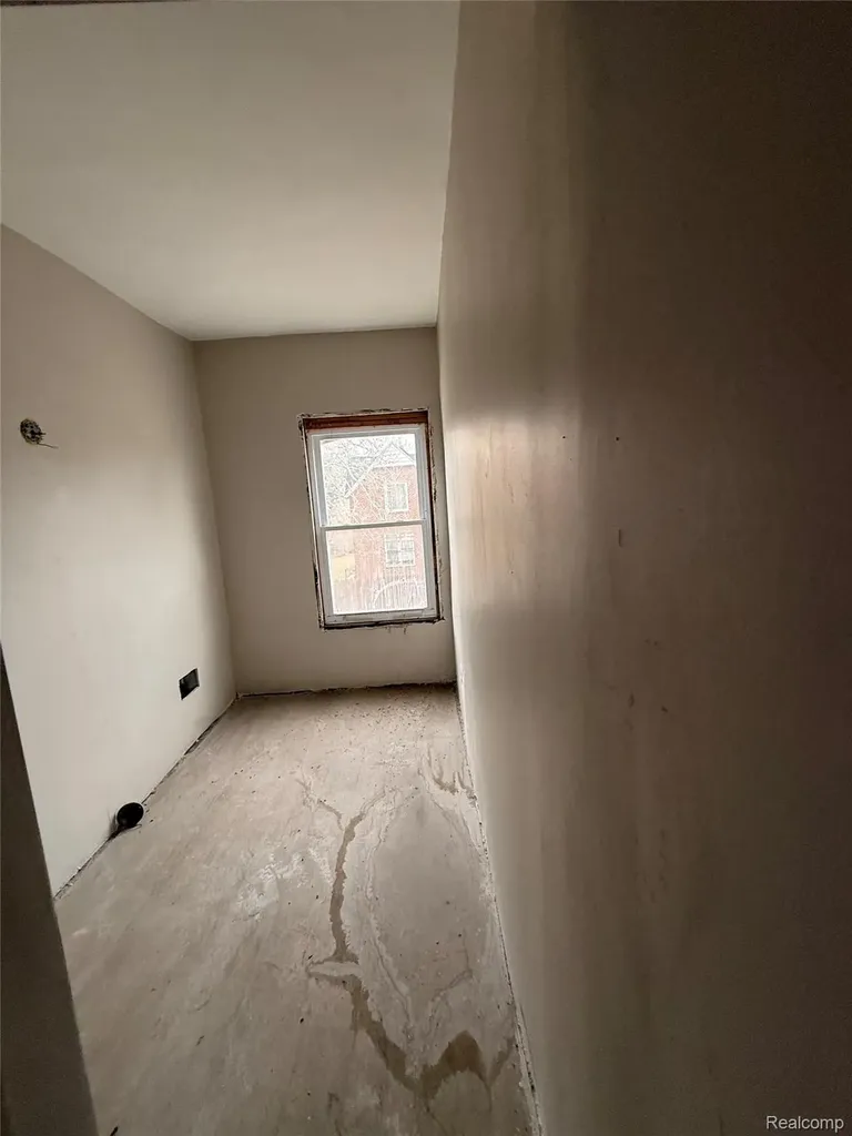 710 S Sloan Street Detroit City MI 48209