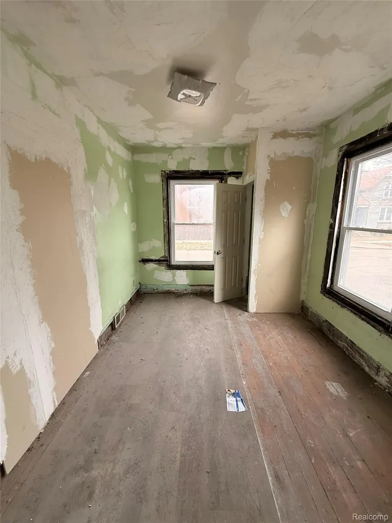 710 S Sloan Street Detroit City MI 48209