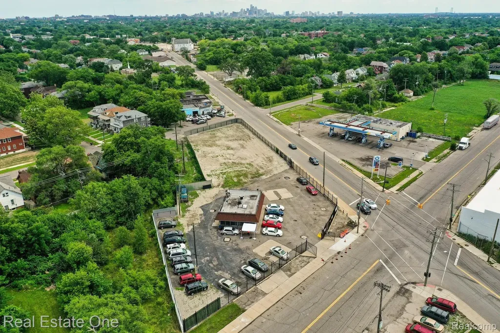 5858 Tireman Detroit City MI 48204