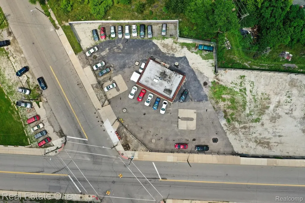 5858 Tireman Detroit City MI 48204