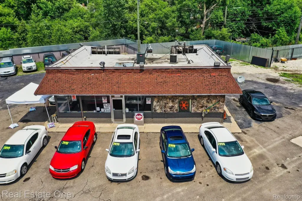 5858 Tireman Detroit City MI 48204