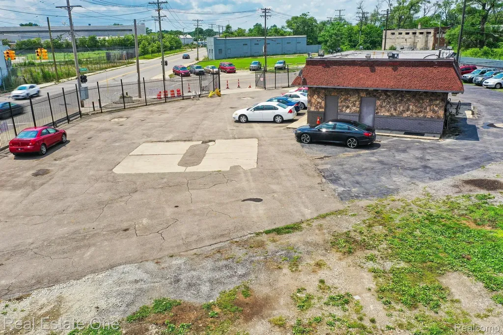 5858 Tireman Detroit City MI 48204