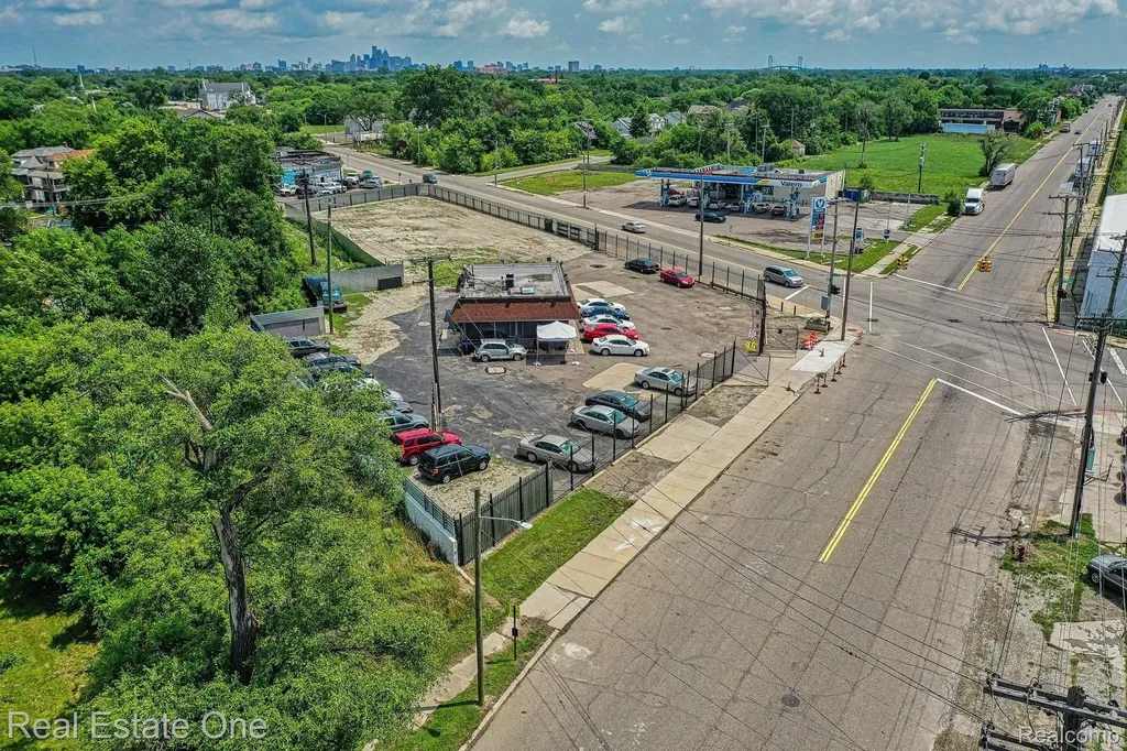 5858 Tireman Detroit City MI 48204
