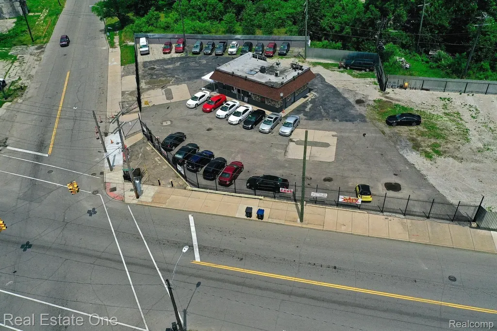 5858 Tireman Detroit City MI 48204