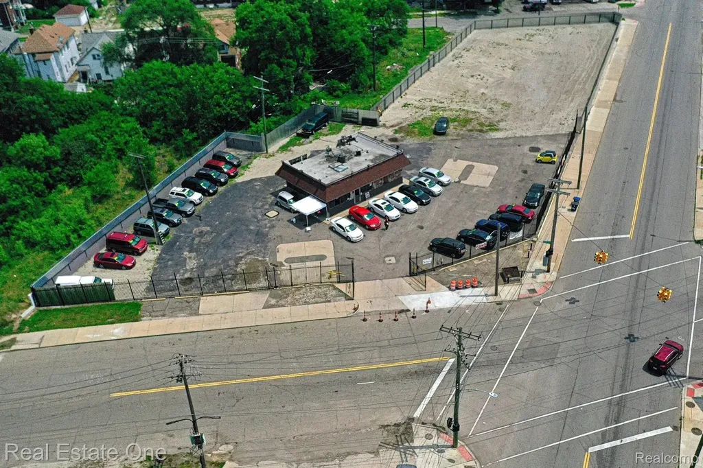 5858 Tireman Detroit City MI 48204