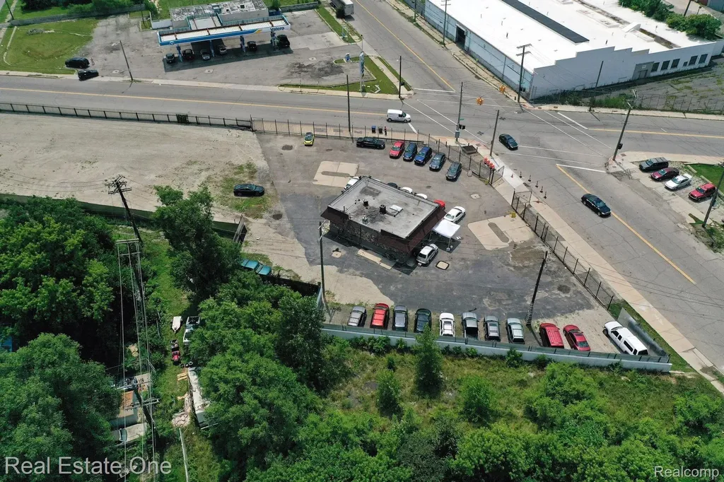 5858 Tireman Detroit City MI 48204