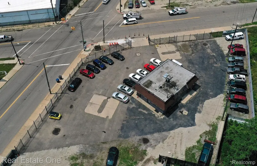 5858 Tireman Detroit City MI 48204