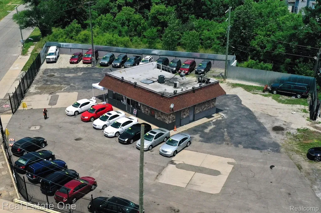 5858 Tireman Detroit City MI 48204