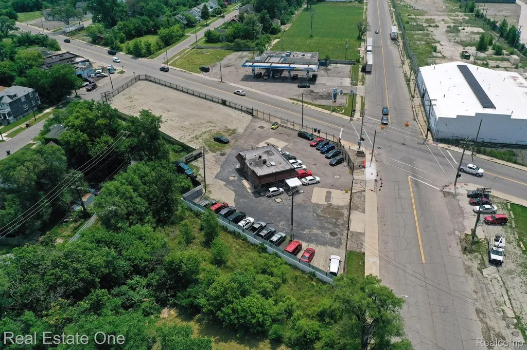 5858 Tireman Detroit City MI 48204