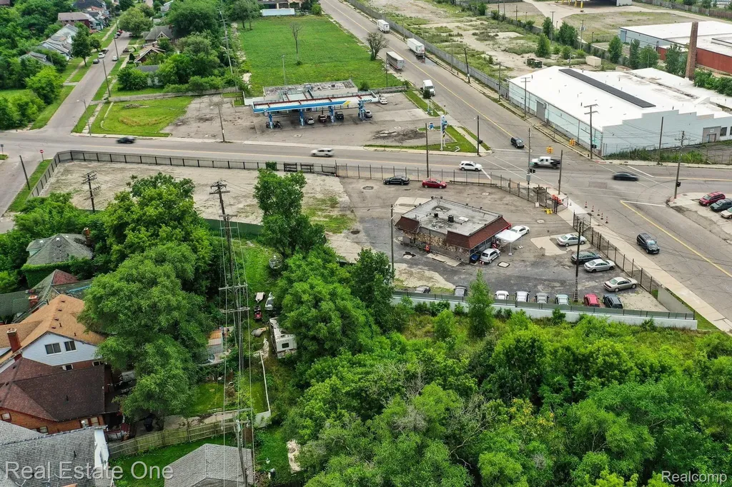 5858 Tireman Detroit City MI 48204