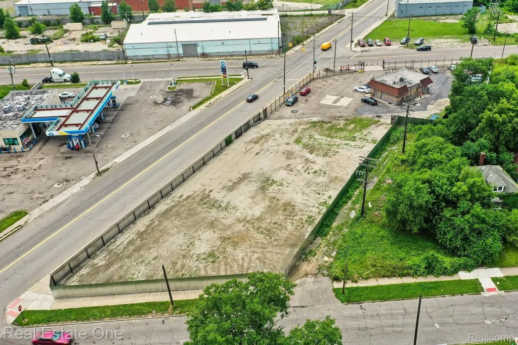 5858 Tireman Detroit City MI 48204