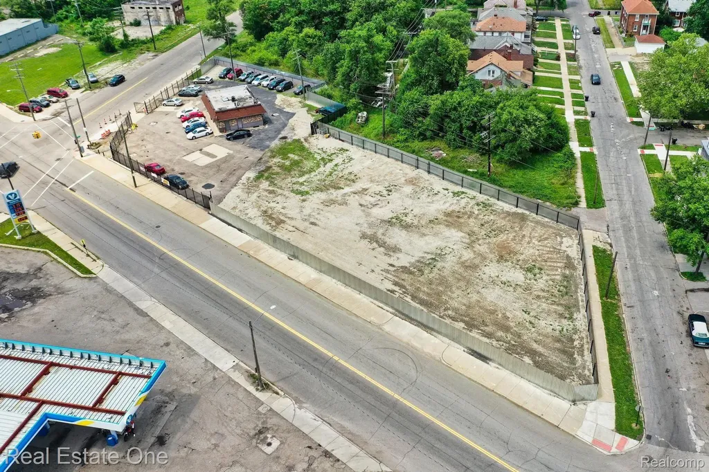 5858 Tireman Detroit City MI 48204
