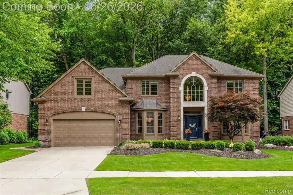 2176 Oakwood Drive Troy City MI 48085