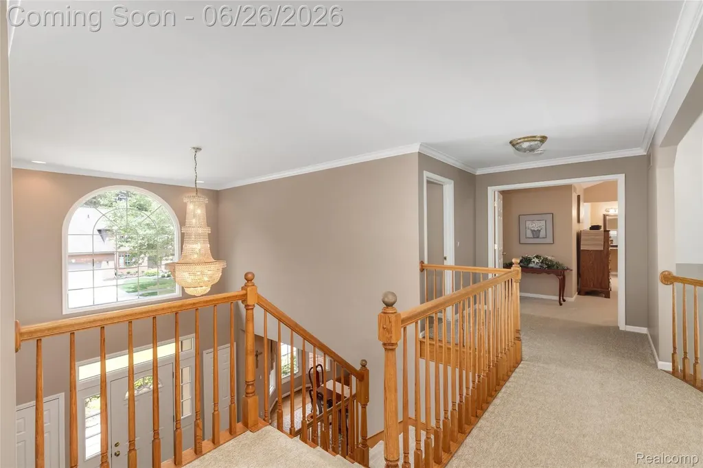 2176 Oakwood Drive Troy City MI 48085
