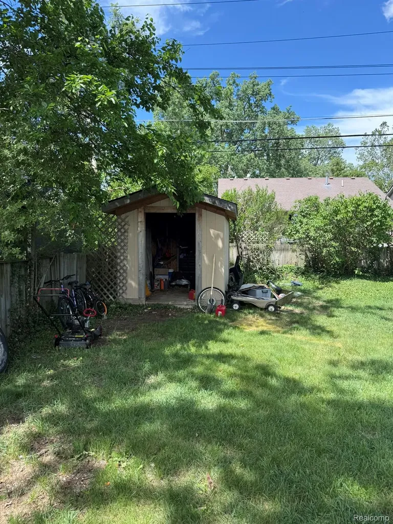 43105 Penny Drive Sterling Heights City MI 48314