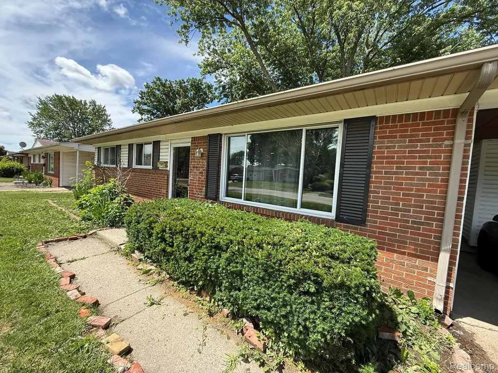 43105 Penny Drive Sterling Heights City MI 48314