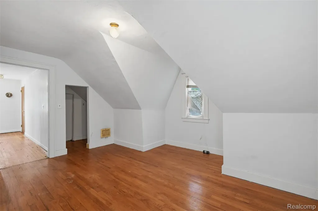 75 Preston Avenue Waterford Charter Township MI 48328
