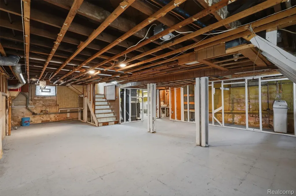 75 Preston Avenue Waterford Charter Township MI 48328