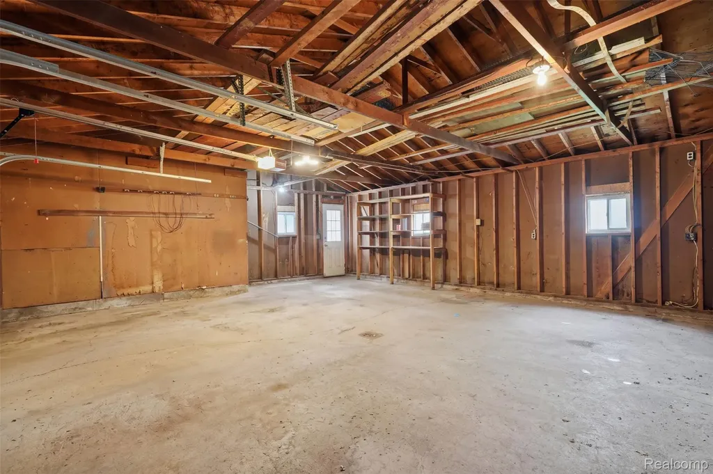 75 Preston Avenue Waterford Charter Township MI 48328