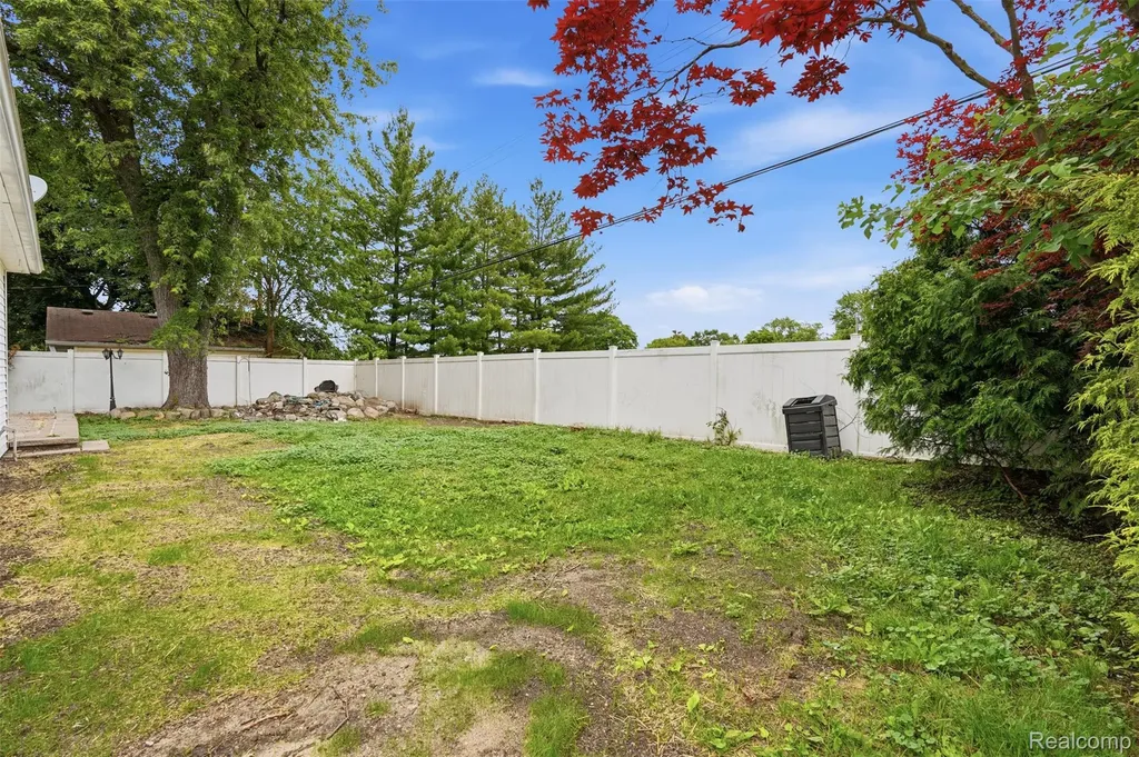 75 Preston Avenue Waterford Charter Township MI 48328