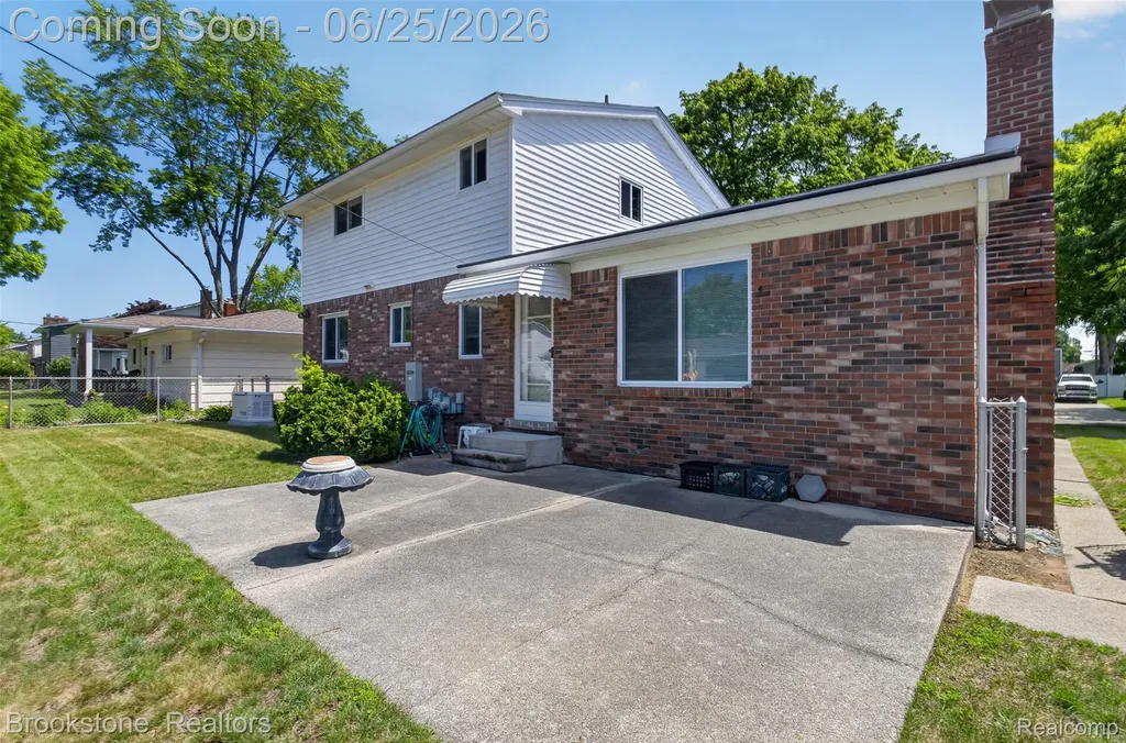 1018 Virginia Avenue Marysville City MI 48040