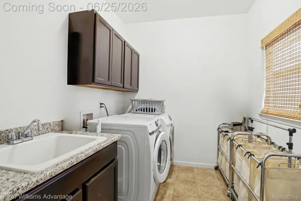 54525 Brentwood Drive Lyon Charter Township MI 48178