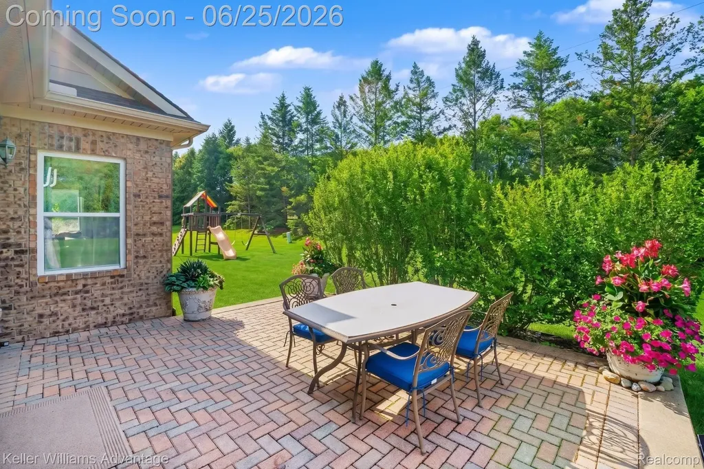 54525 Brentwood Drive Lyon Charter Township MI 48178