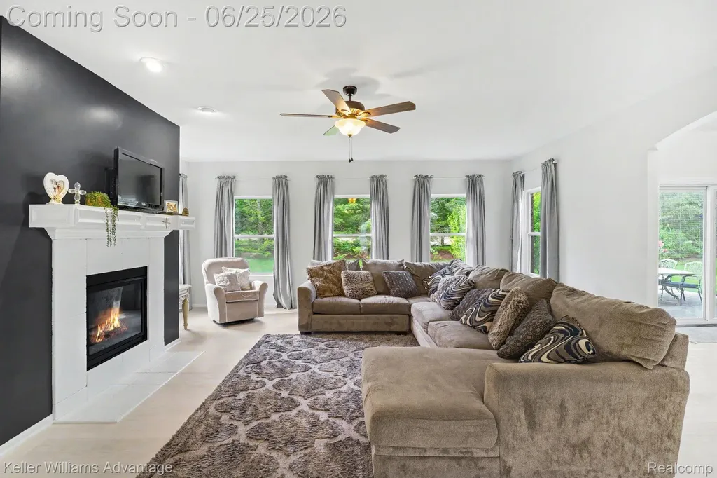 54525 Brentwood Drive Lyon Charter Township MI 48178