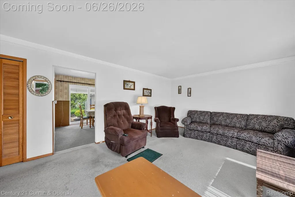 13321 Perry Circle Warren City MI 48088