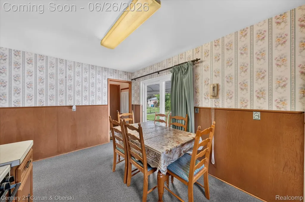 13321 Perry Circle Warren City MI 48088