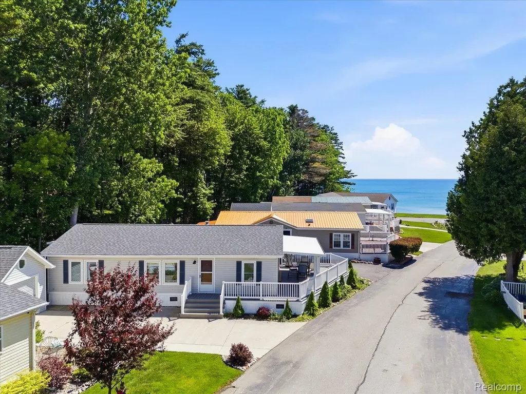 2545 Lakeshore Road Applegate Village MI 48401