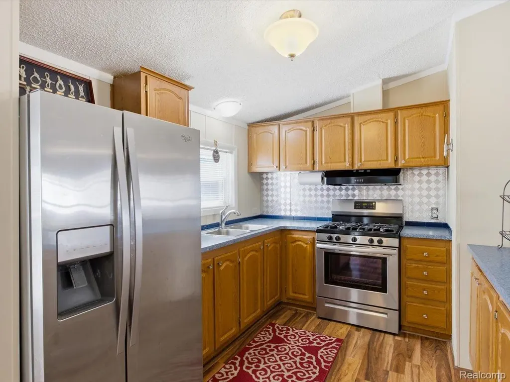 2545 Lakeshore Road Applegate Village MI 48401
