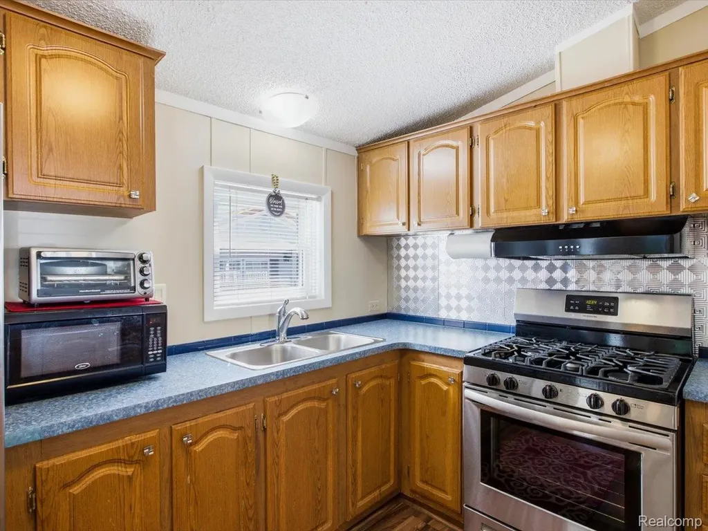 2545 Lakeshore Road Applegate Village MI 48401