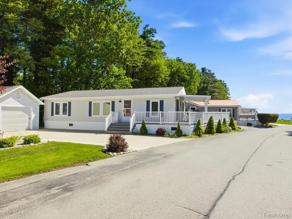 2545 Lakeshore Road Applegate Village MI 48401