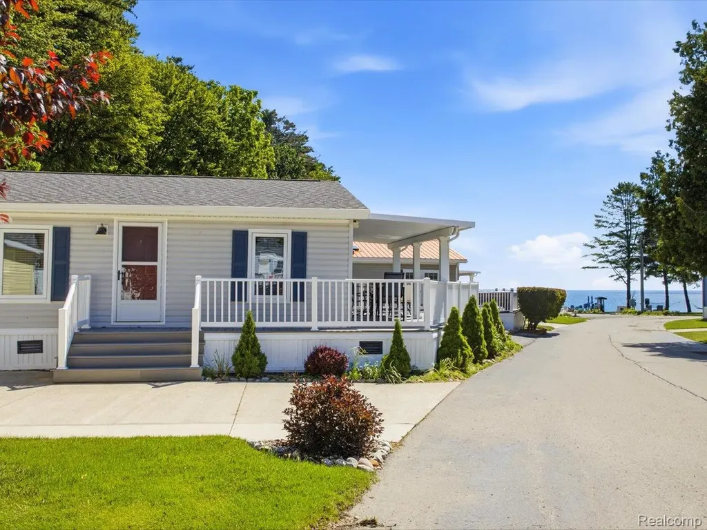 2545 Lakeshore Road Applegate Village MI 48401