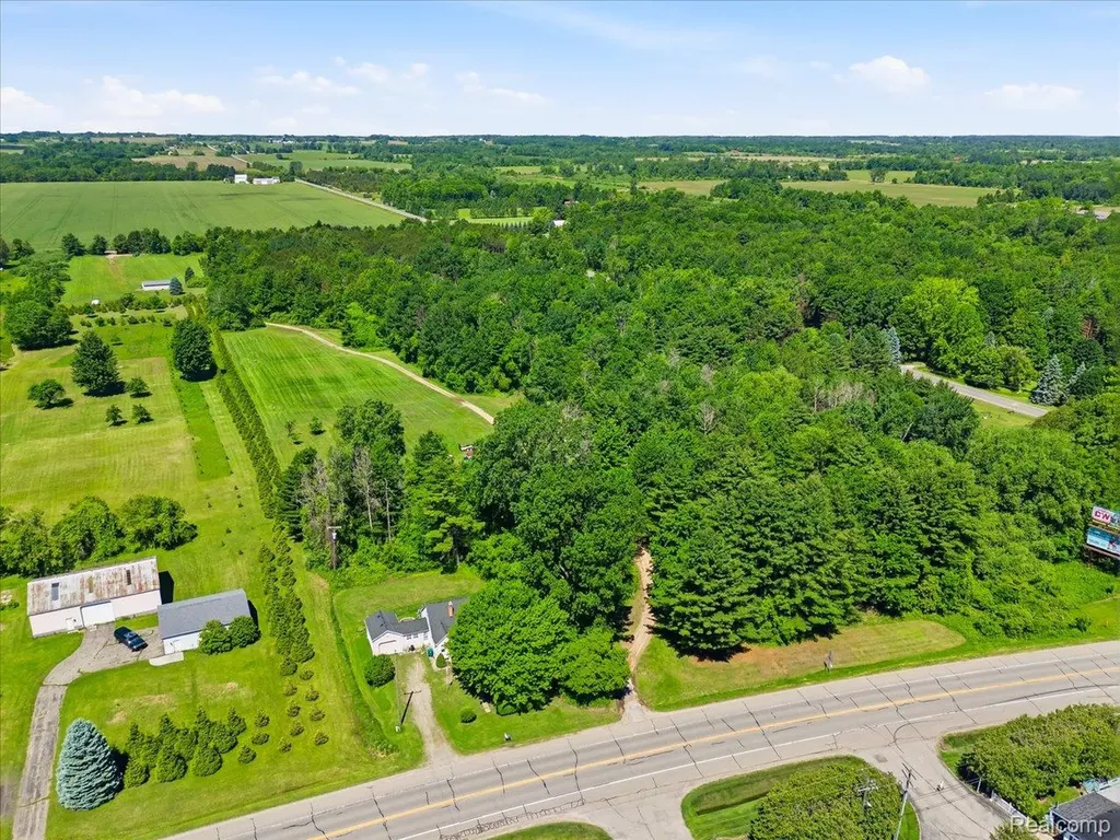 2545 Lakeshore Road Applegate Village MI 48401