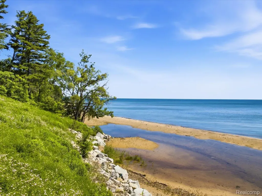 2545 Lakeshore Road Applegate Village MI 48401