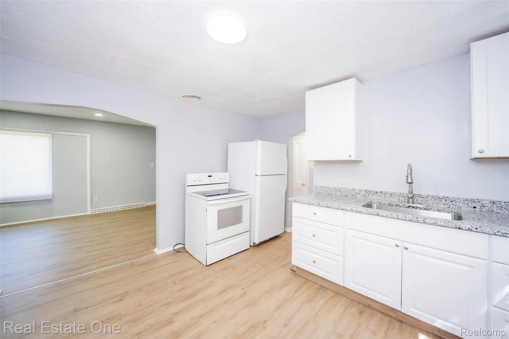 22675 Santa Maria Street Detroit City MI 48219